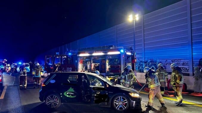 FW-RE: Verkehrsunfall auf der BAB 43 mit drei Verletzten
