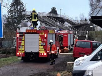 FW-ROW: Brennender Reisighaufen ruft Feuerwehren auf den Plan