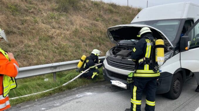 FW-ROW: Fahrzeugbrand auf der Autobahn 1 endet glimpflich