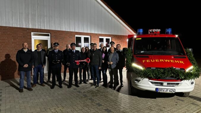 FW-ROW: Feierliche Übergabe des neuen Feuerwehrgerätehauses und Tragkraftspritzenfahrzeugs der Ortsfeuerwehr Ostendorf
