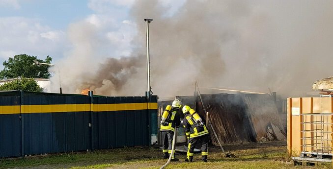 FW-ROW: Feuer im Technikraum der SB-Waschanlage &quot;Am Bahnhof&quot;