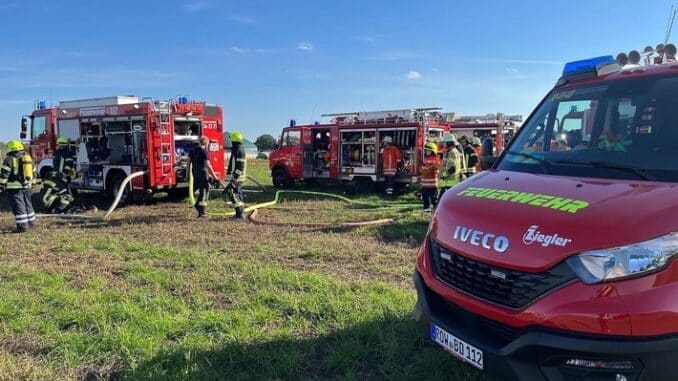 FW-ROW: Feuer im mobilen Hähnchenstall