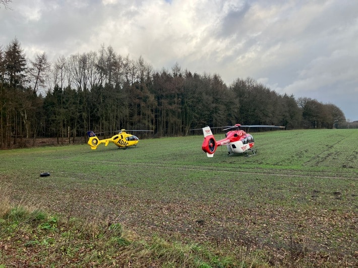 FW-ROW: Frontalzusammenstoß zweier PKW auf der B71 zwischen Wehldorf und Brüttendorf fordert zwei Tote und einen Schwerverletzten