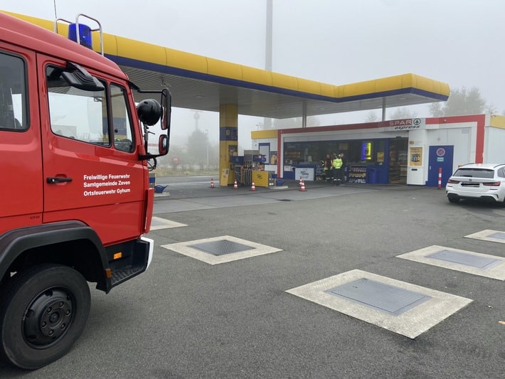 FW-ROW: Gasaustritt an Tankstelle