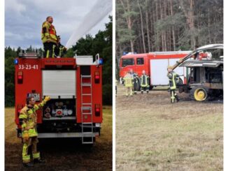 FW-ROW: Grashäcksler steht in Vollbrand - Feuer droht auf Waldstück überzugreifen