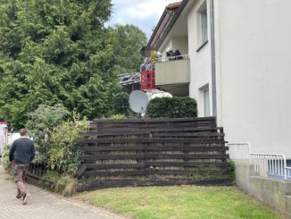 FW-ROW: Kellerbrand in Mehrfamilienhaus
