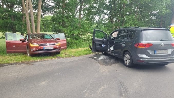 FW-ROW: Nindorfer Kräfte rücken zum Verkehrsunfall mit sieben Unfallbeteiligten aus