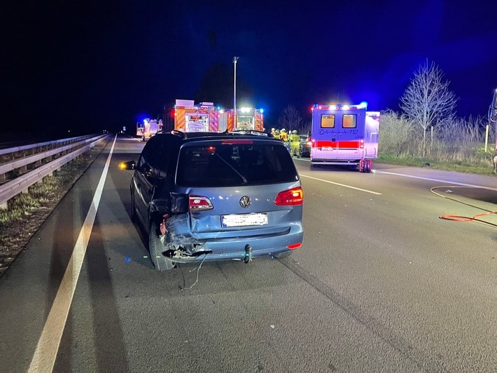 FW-ROW: Schwerer Verkehrsunfall auf Hansalinie - Pkw überschlägt sich