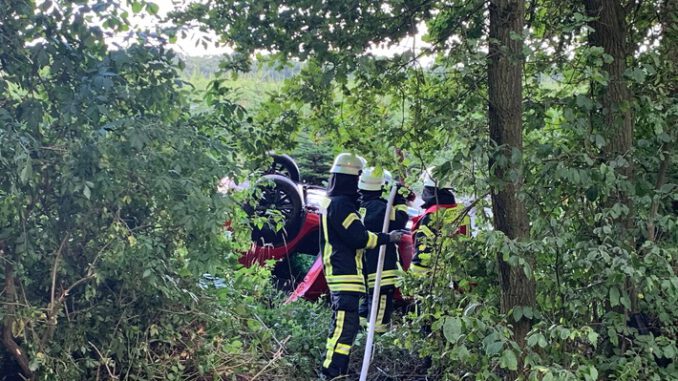 FW-ROW: Skoda Fabia verunfallt auf Landesstraße 130