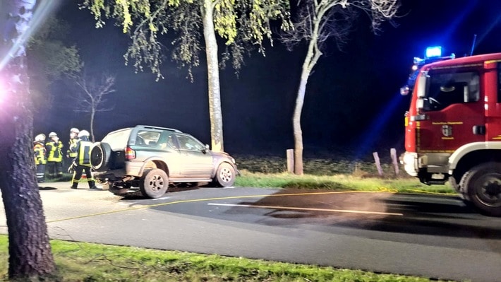 FW-ROW: Verkehrsunfall mit eingeklemmter Person