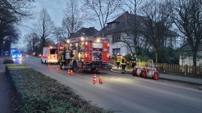 FW-ROW: Verpackung brennt auf Herdplatte