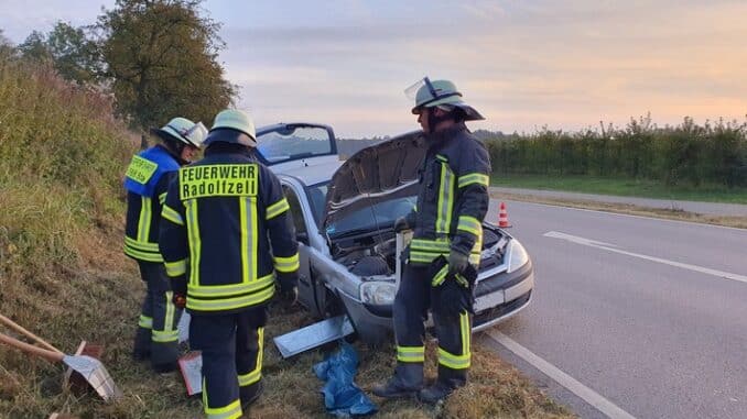 FW-Radolfzell: Verkehrsunfall auf der B34
