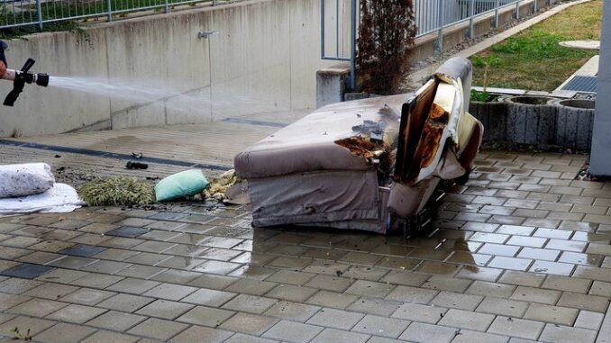 FW-Radolfzell: Zimmerbrand in Güttingen