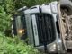 FW Ratingen: Aufwändiger Einsatz nach LKW-Unfall im Wald