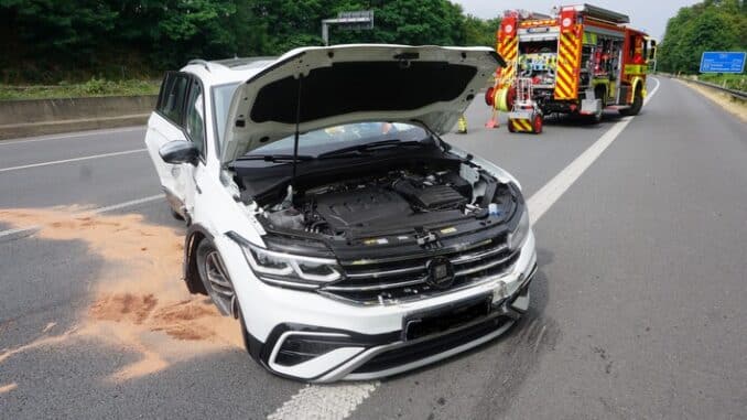 FW Ratingen: BAB A52 Verkehrsunfall mit 2 beteiligten PKW