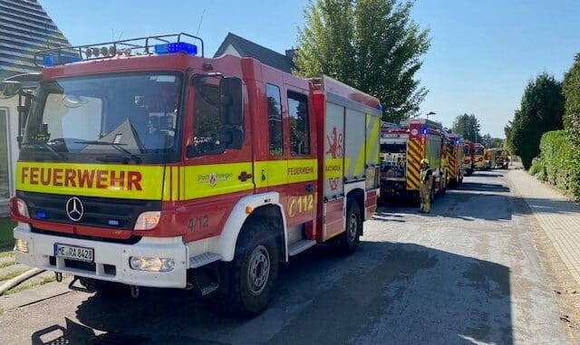FW Ratingen: Chlorgas im Keller - Schweißtreibender Einsatz für die Feuerwehr Ratingen