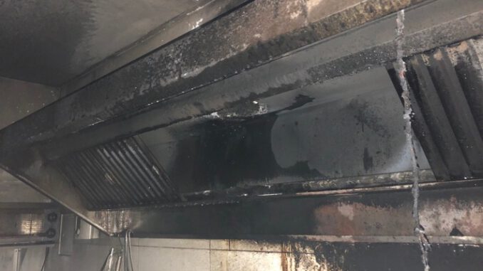 FW Ratingen: Fritteusenbrand in Gaststätte