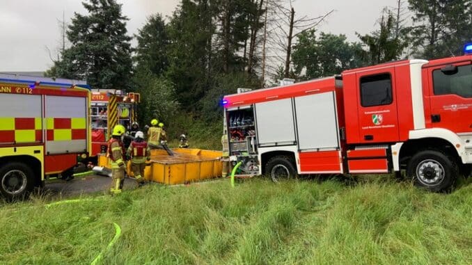 FW Ratingen: Großbrand in Mettmann - Unterstützung aus Ratingen