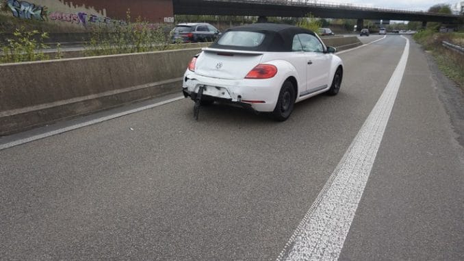 FW Ratingen: Ratingen, BAB 52, Verkehrsunfall im Autobahnkreuz Düsseldorf Nord mit drei Verletzten.