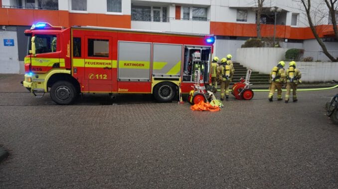 FW Ratingen: Ratingen, Keller/Zimmer/Wohnung