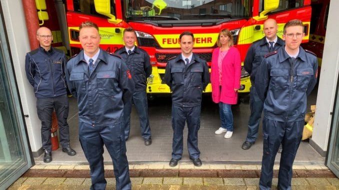 FW Ratingen: Team verstärkt - Neue Feuerwehrmänner befördert und vereidigt!