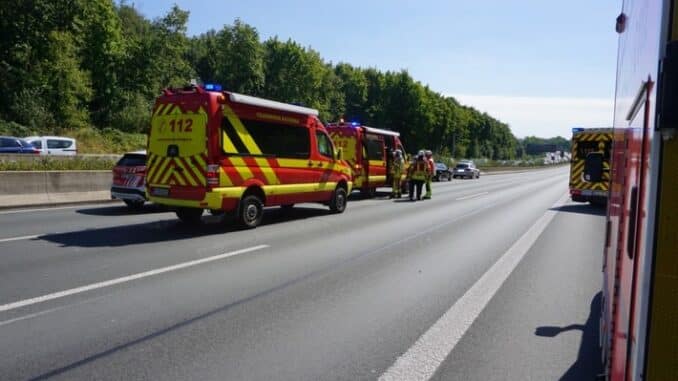 FW Ratingen: Verkehrsunfall mit 8 beteiligten Fahrzeugen auf der BAB 3