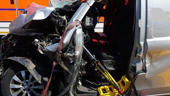 FW Ratingen: Verkehrsunfall mit eingeklemmter Person BAB A 3, 09.05.2022, 12:24