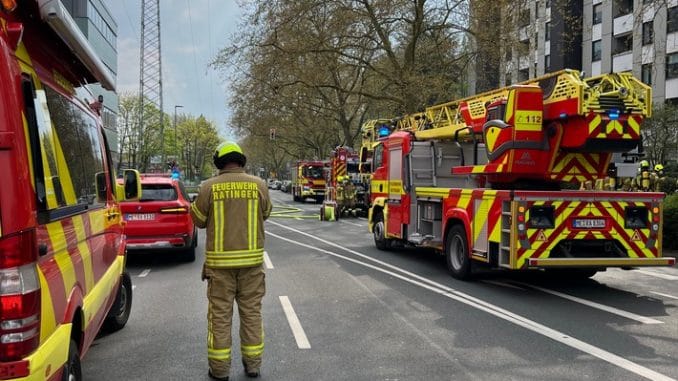 FW Ratingen: Wohnungsbrand Westtangente 79