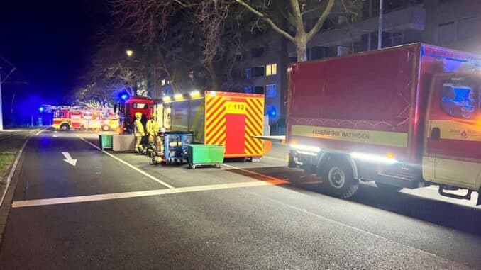 FW Ratingen: Wohnungsbrand im Hochhaus