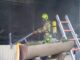 FW Ratingen: Wohnungsbrand in Ratingen - Feuerwehr rettet schwer verletzte Person aus Brandwohnung