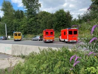 FW Ratingen: Zwei Unfälle auf der BAB 3 - Feuerwehr Ratingen erlebt zweiten Unfall live