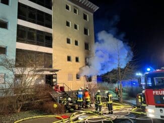 FW Rheingau-Taunus: Taunusstein: Wohnungsbrand in Taunusstein am 19.01.2023