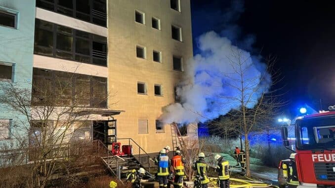 FW Rheingau-Taunus: Taunusstein: Wohnungsbrand in Taunusstein am 19.01.2023