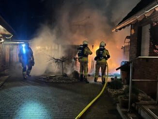 FW Rheurdt: Kleinbrand am Wohnhaus verläuft glimpflich