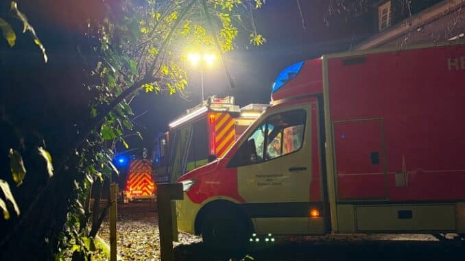 FW Rheurdt: Taxifahrer wird zum Helden: Feuerwehr rettet Mann aus eiskaltem Wasser