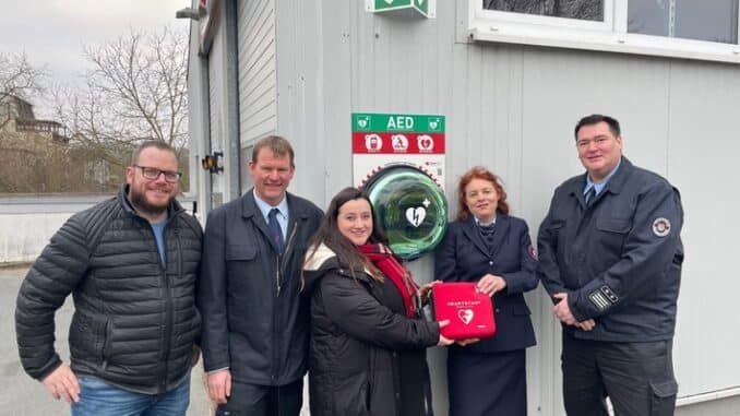 FW Rüdesheim: Defibrillator optimiert die Rettungskette