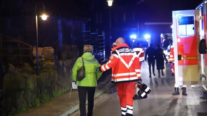 FW-SE: Austritt von Kohlenmonoxid in Grillhütte - 12 Verletzte