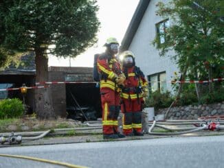 FW-SE: Brand in einer Garage in Kaltenkirchen