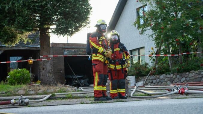 FW-SE: Brand in einer Garage in Kaltenkirchen