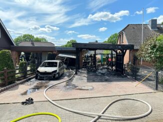 FW-SE: Feuer eines Doppelcarport