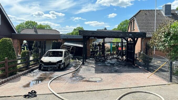 FW-SE: Feuer eines Doppelcarport