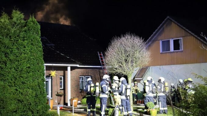 FW-SE: Feuer im Dachgeschoss eines Einfamilienhauses
