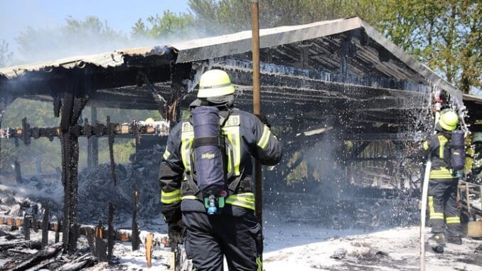 FW-SE: Feuer in Tensfelder Wohngebiet