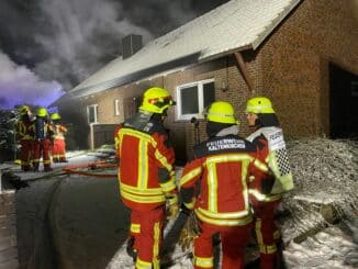 FW-SE: Feuer in einem leerstehenden Einfamilienhaus in Kaltenkirchen