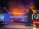 FW-SE: Großfeuer zerstört Autowerkstatt