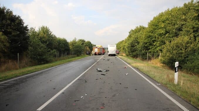 FW-SE: Tödlicher Verkehrsunfall auf der Bundesstraße 205