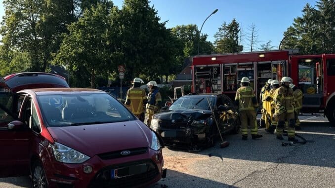 FW-SE: Verkehrsunfall mit vier verletzten Personen in Bad Bramstedt