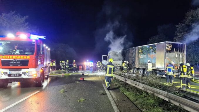 FW Sankt Augustin: LKW im Vollbrand auf der Autobahn A3