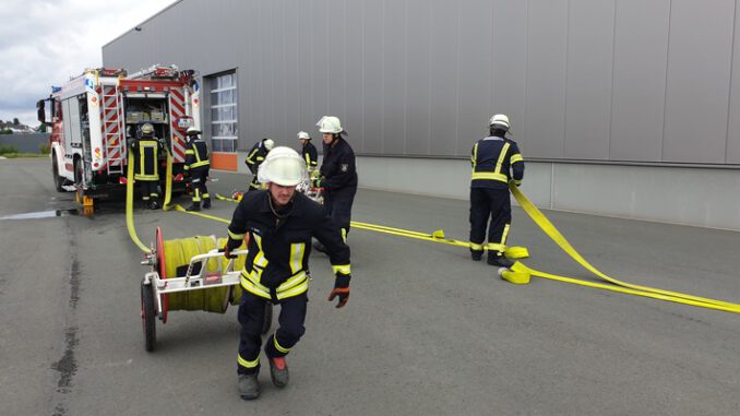FW-Schalksmuehle-Grundlehrgang-erfolgreich-bestanden.jpeg FW Schalksmühle: Grundlehrgang erfolgreich bestanden!