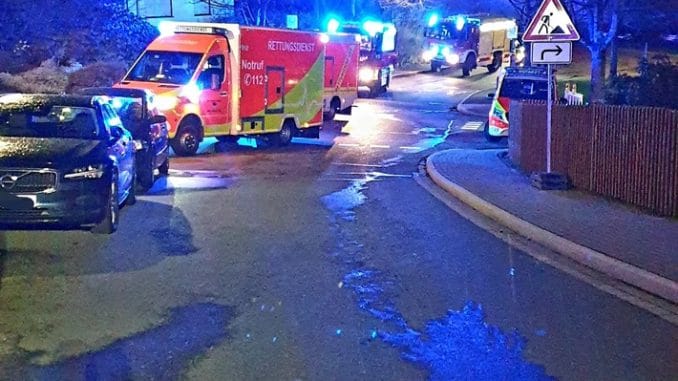 FW Schalksmühle: Rettungshubschrauber im Einsatz nach Fettbrandexplosion
